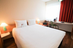 Гостиница ibis Hotel Düsseldorf Hauptbahnhof  Дюссельдорф
